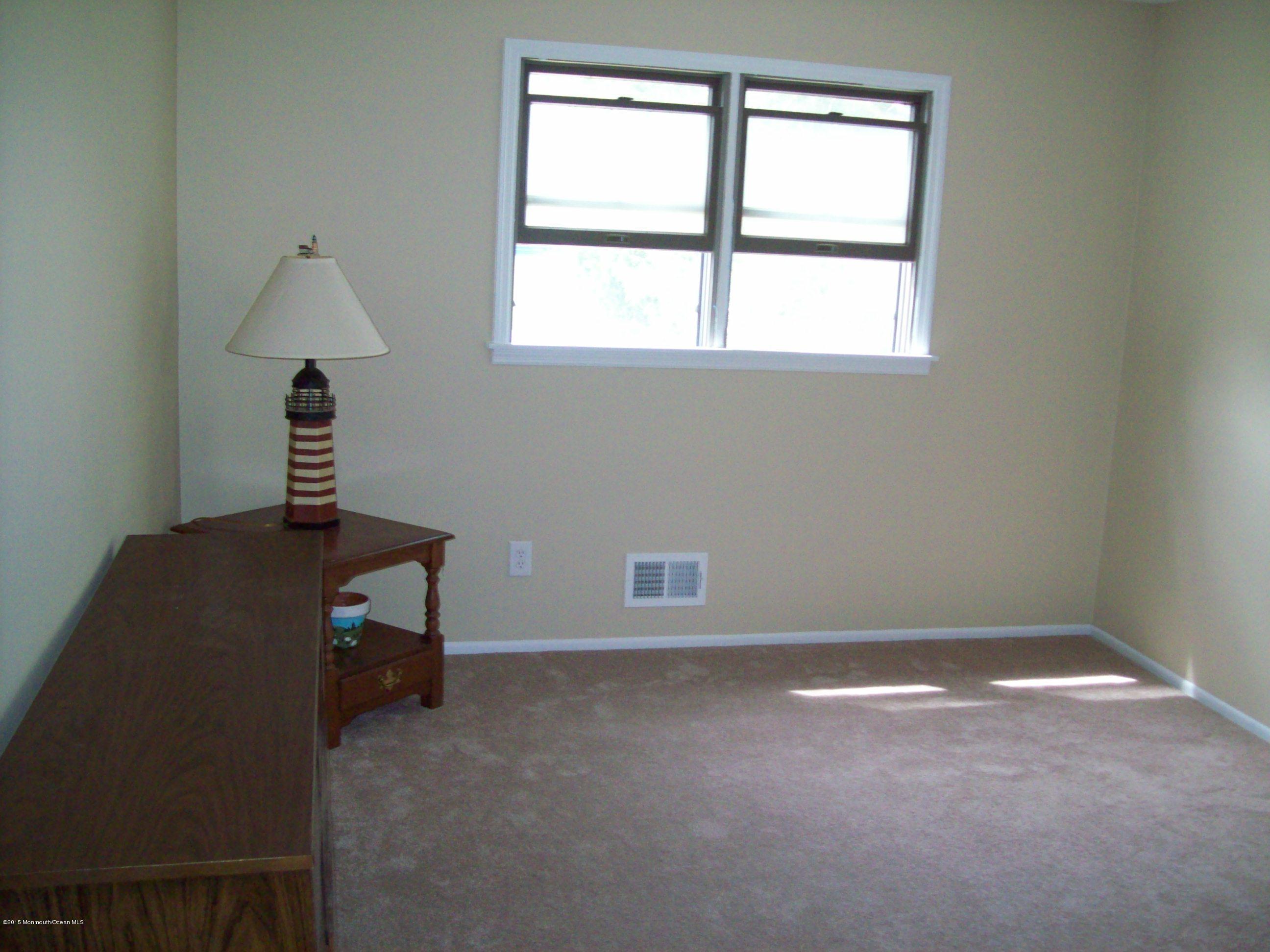 29 Ardmore Road Freehold, NJ 07728 - Photo 10 of 14 100_1905