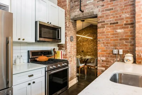 $799,000 | 25 Clark Street, Unit 205, Glen Ridge, NJ 07028