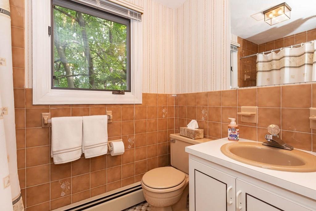 76 Wentworth Road Melrose, MA 02176 - Photo 9 of 16 Gallery Image 9