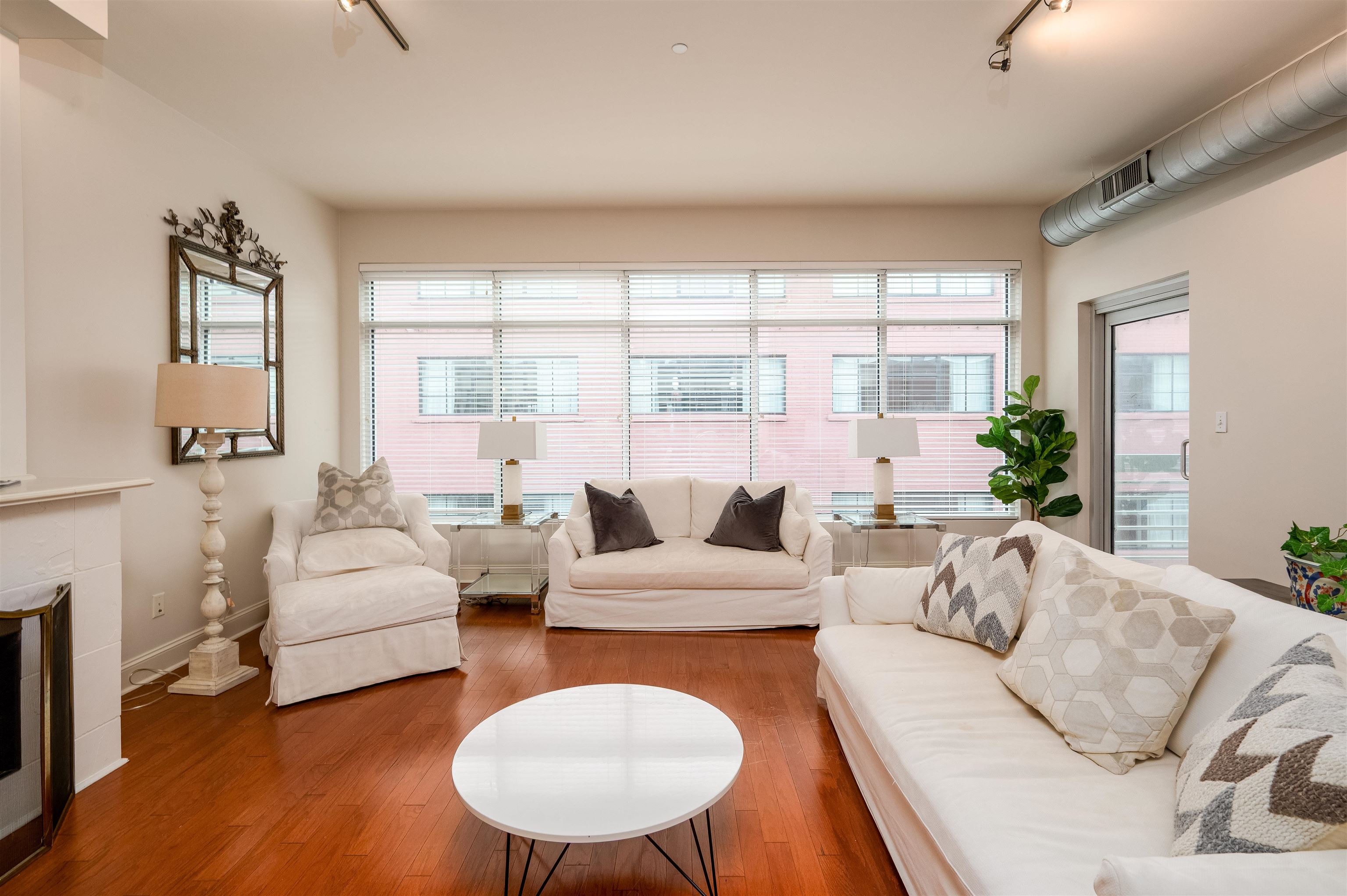 465 South Main Street, Unit 303 Memphis, TN 38103 - Photo 3 of 26