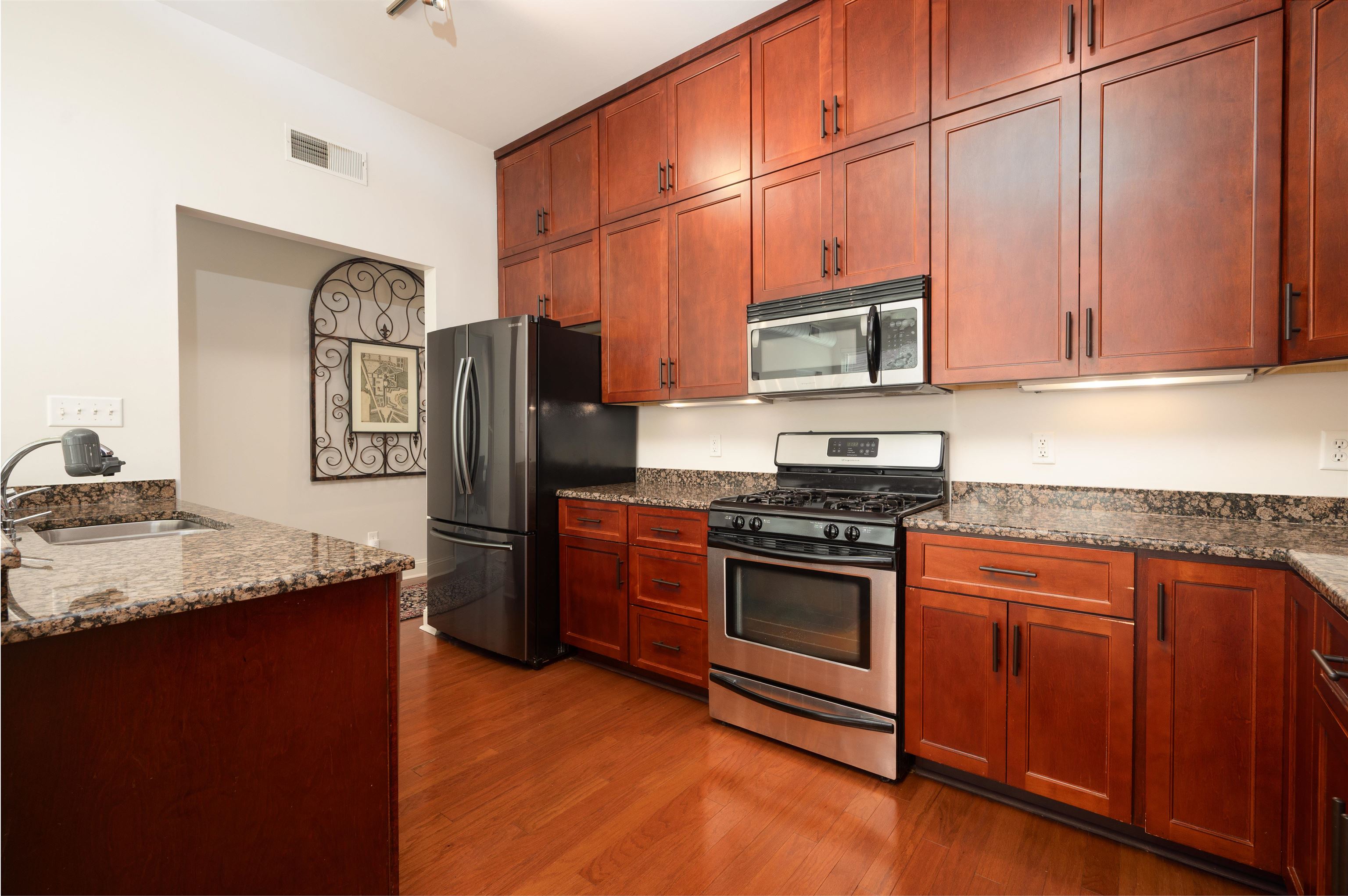 465 South Main Street, Unit 303 Memphis, TN 38103 - Photo 7 of 26