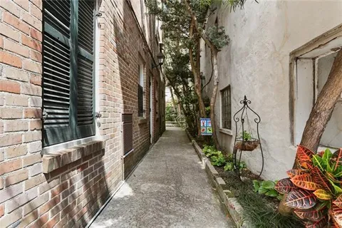 $399,000 | 1005 Barracks Street, Unit 6, New Orleans, LA 70116
