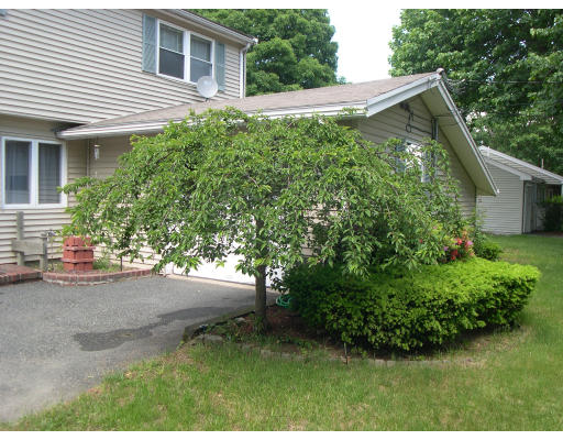 8 Robert Road Framingham, MA 01702 - Photo 8 of 9 Gallery Image 8