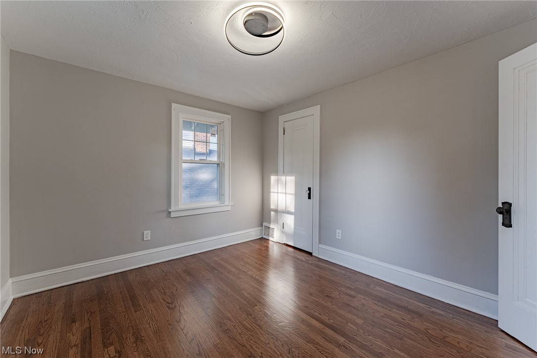 916 Beverly Road Cleveland Heights, OH 44121 - Photo 14 of 30 Gallery Image 14