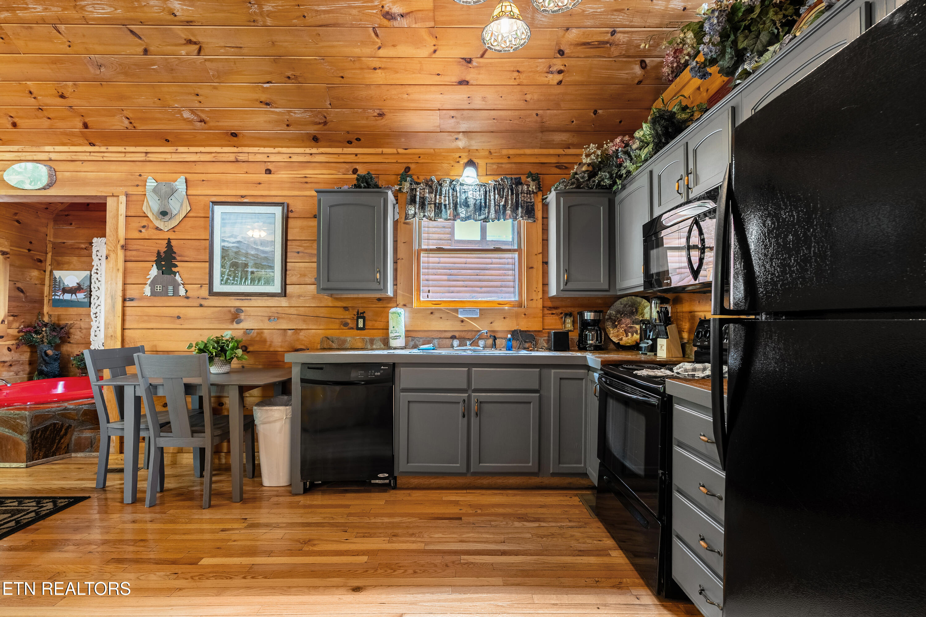 936 Black Bear Cub Way Sevierville, TN 37862 - Photo 14 of 27 DSC08027-HDR