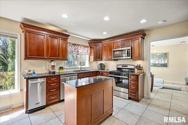 $360,000 | 202 West Wolf Road, Peoria, IL 61614