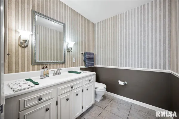 $330,000 | 202 West Wolf Road, Peoria, IL 61614