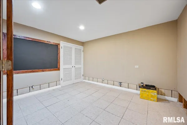 $330,000 | 202 West Wolf Road, Peoria, IL 61614