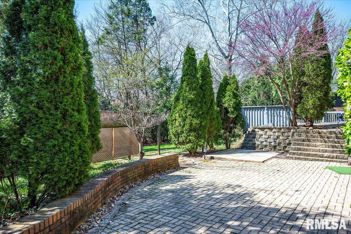 202 West Wolf Road Peoria, IL 61614 - Photo 27 of 39