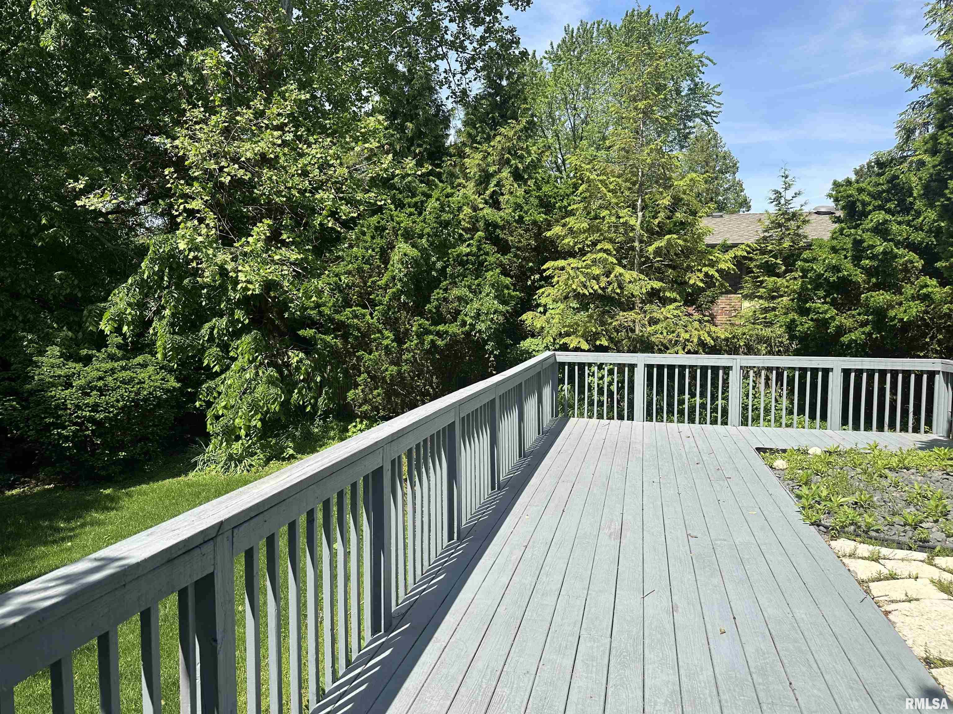 202 West Wolf Road Peoria, IL 61614 - Photo 29 of 39