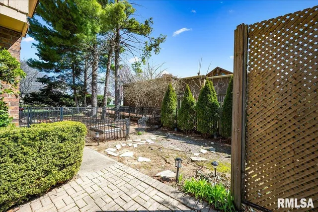 $360,000 | 202 West Wolf Road, Peoria, IL 61614