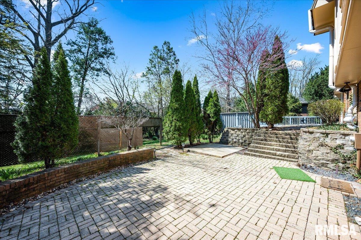 202 West Wolf Road Peoria, IL 61614 - Photo 33 of 39