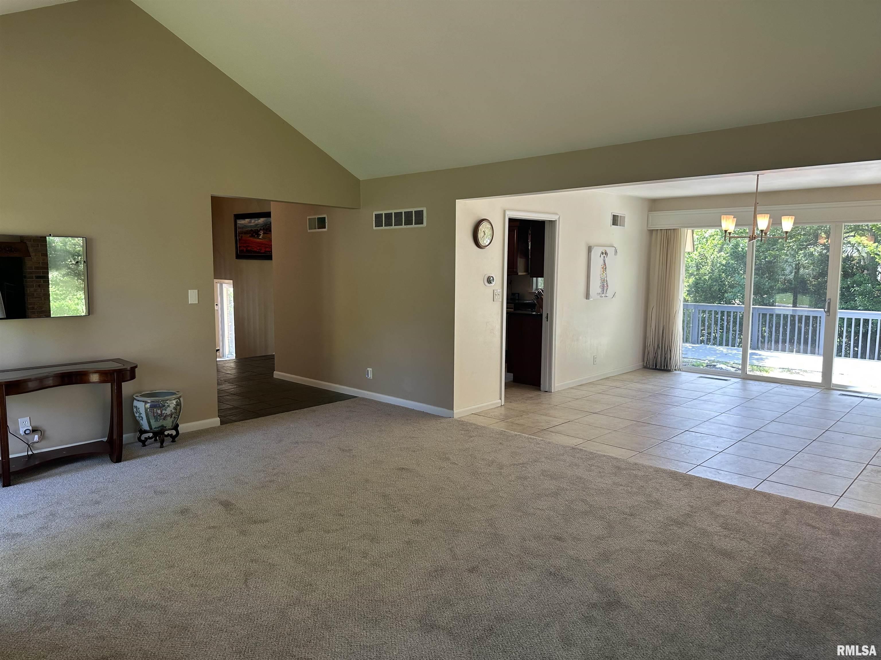 202 West Wolf Road Peoria, IL 61614 - Photo 9 of 39