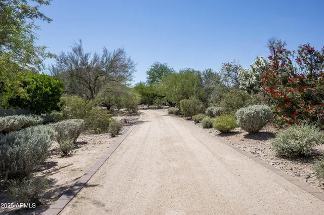 $15,900,000 | 5721 North Casa Blanca Drive, Paradise Valley, AZ 85253