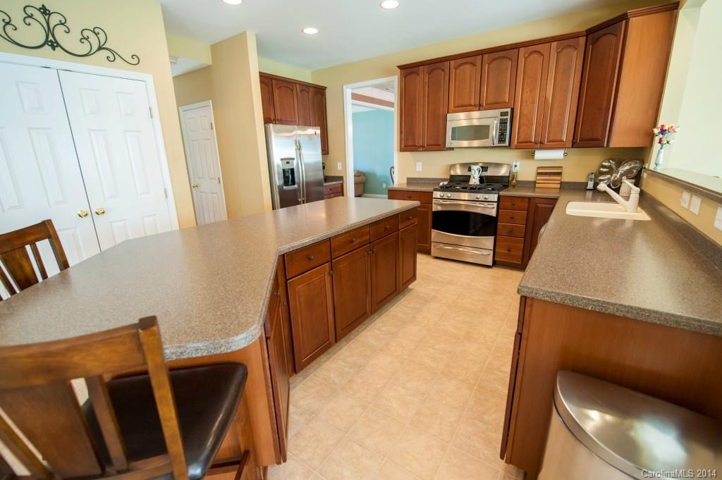 409 Glandon Court Fort Mill, SC 29708 - Photo 10 of 23 Gallery Image 10