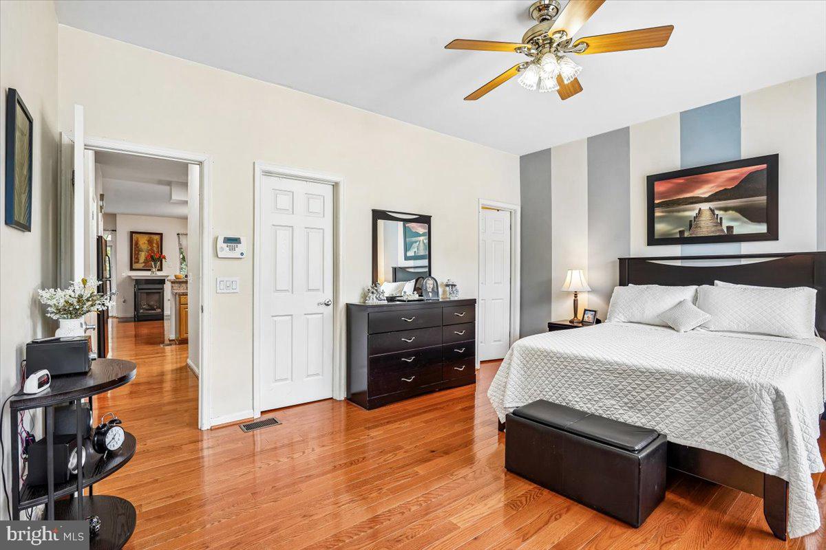 13806 Breezy Ridge Way Woodbridge, VA 22191 - Photo 22 of 42 Master Bedroom