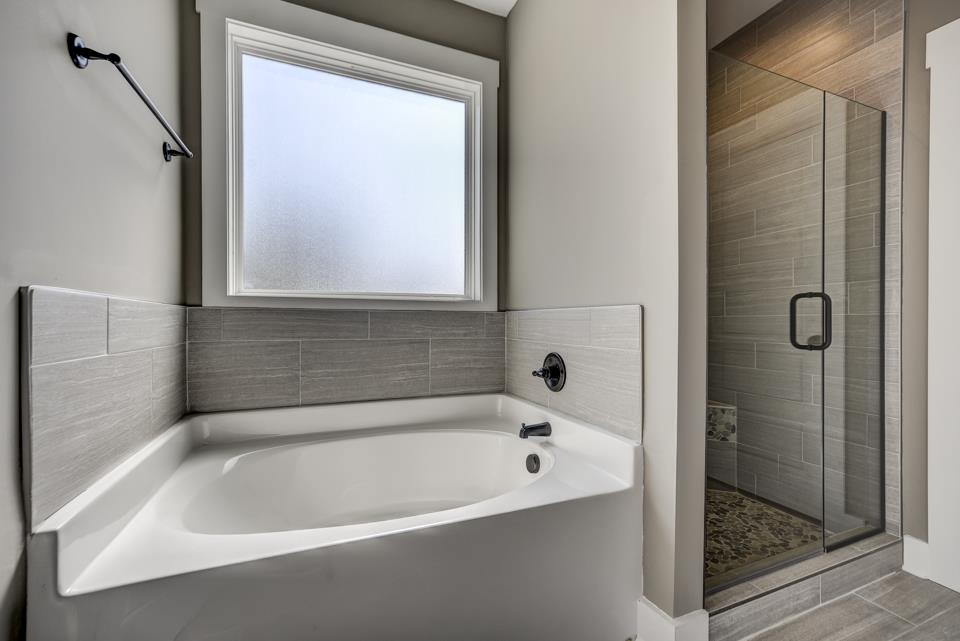 5064 Edgar Dillard Road Greenbrier, TN 37073 - Photo 18 of 29 Master Bath Garden Tub