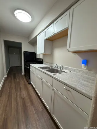 $1,000 | 153 East Baylor, Unit 4, San Antonio, TX 78204