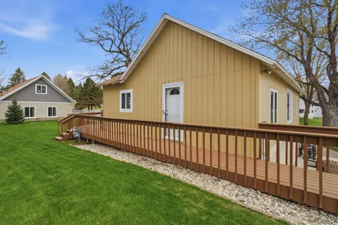 $860,000 | 223 Lake Avenue South, Spicer, MN 56288