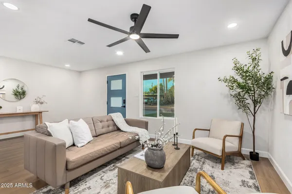 $4,300 | 6413 East Holly Street, Scottsdale, AZ 85257