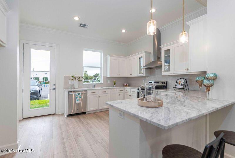 1510 Kaliste Saloom Road, Unit 406 Lafayette, LA 70508 - Photo 6 of 18 1510 #405 Kitchen vw 1