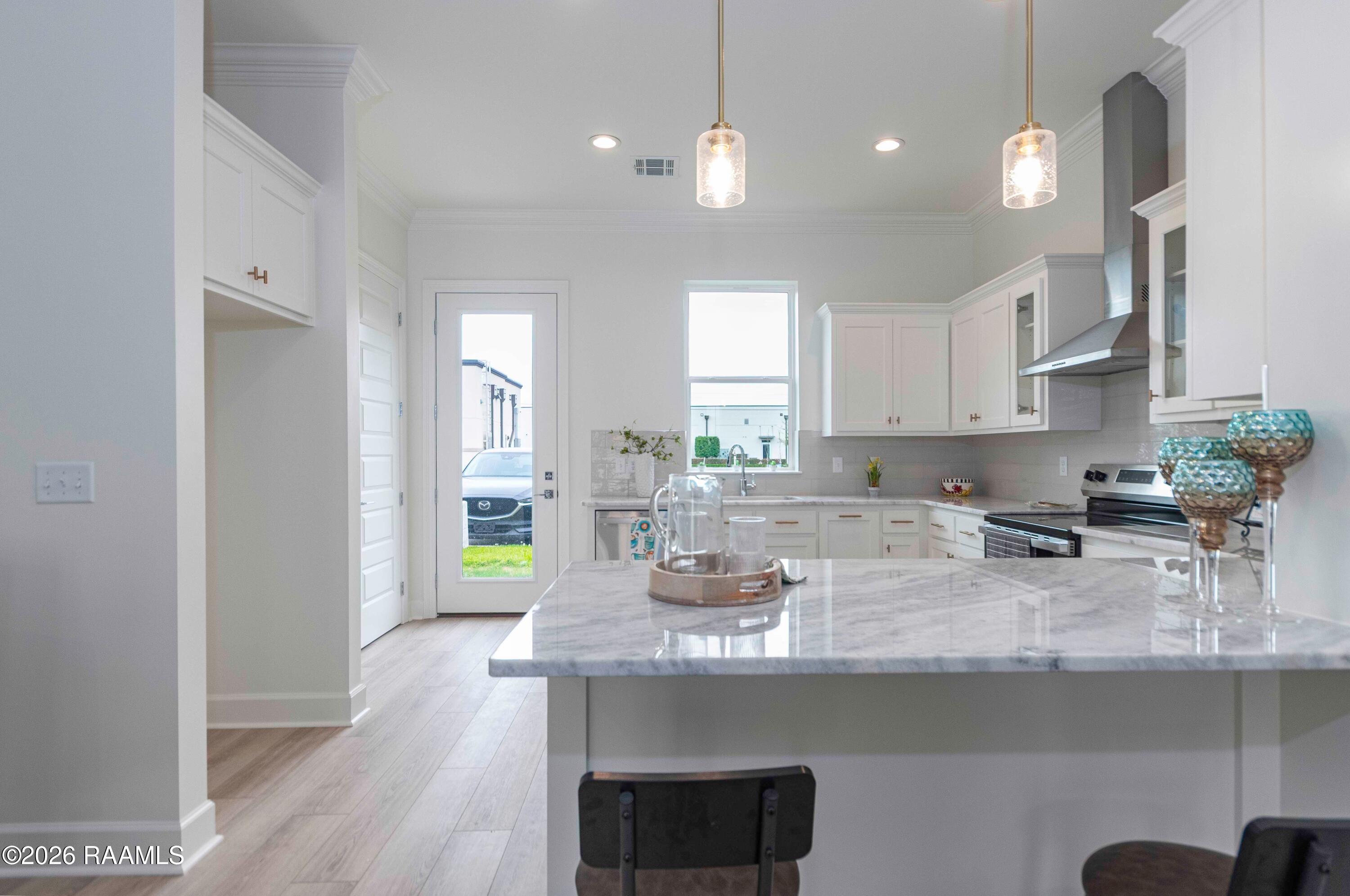 1510 Kaliste Saloom Road, Unit 406 Lafayette, LA 70508 - Photo 7 of 18 1510 #405 Kitchen vw 2