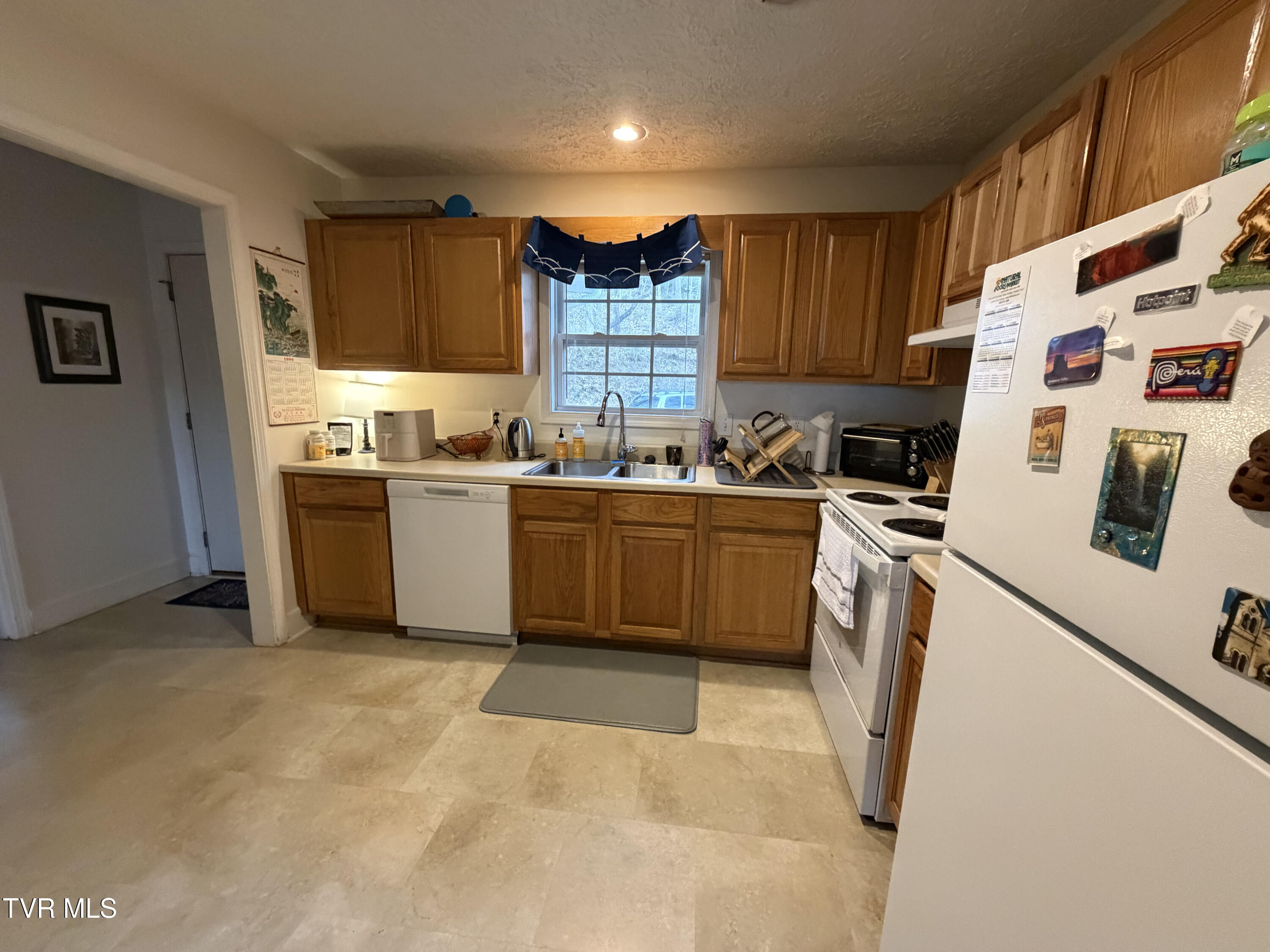 1308 Bell Ridge Road Johnson City, TN 37601 - Photo 5 of 21 11