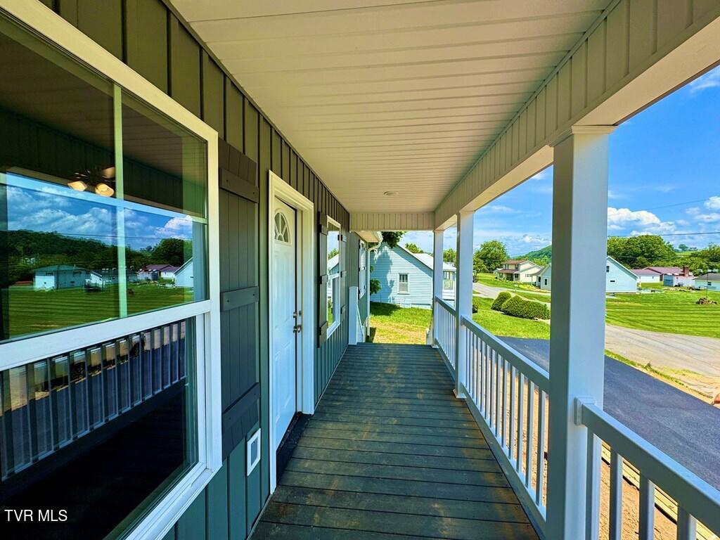 1441 Old Stage Road Chilhowie, VA 24319 - Photo 8 of 18 100154_1