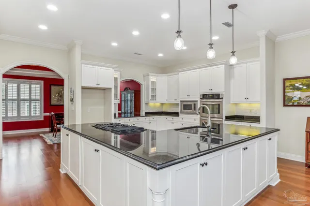 a view of empty room with windows