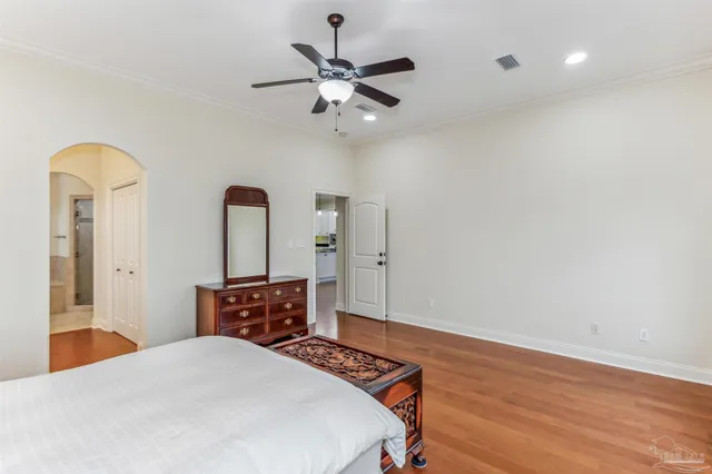 a view of a room with an empty space