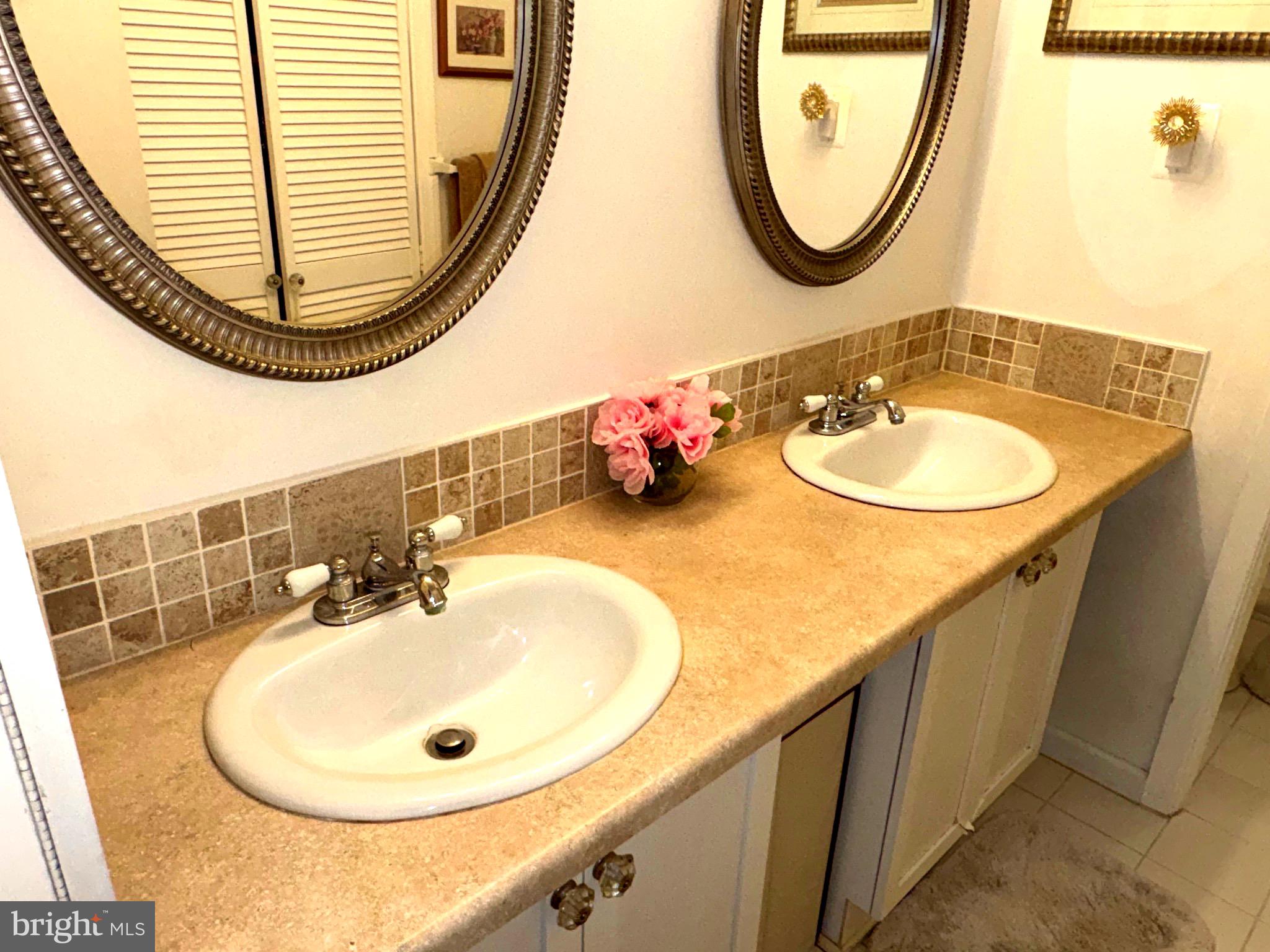 8 Ridgewood Place Willingboro, NJ 08046 - Photo 7 of 15 Gallery Image 7