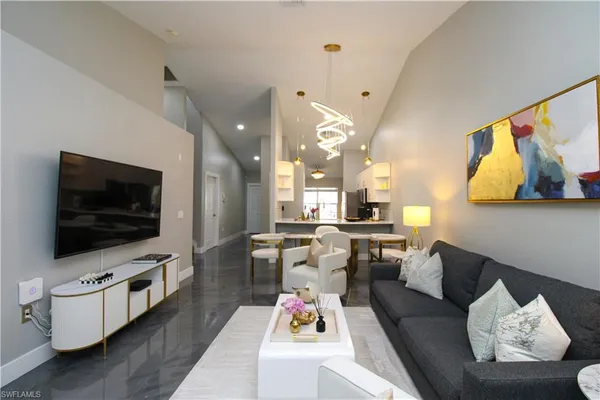 $3,950 | 3540 Avion Woods Court, Unit 402, Naples, FL 34104