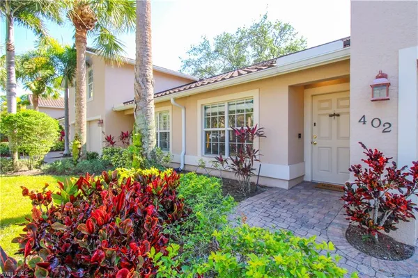 $3,950 | 3540 Avion Woods Court, Unit 402, Naples, FL 34104