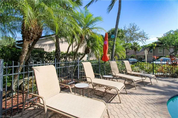 $3,950 | 3540 Avion Woods Court, Unit 402, Naples, FL 34104