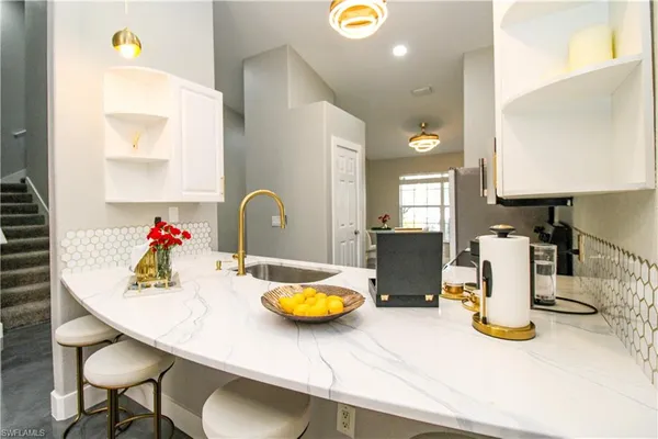 $3,950 | 3540 Avion Woods Court, Unit 402, Naples, FL 34104