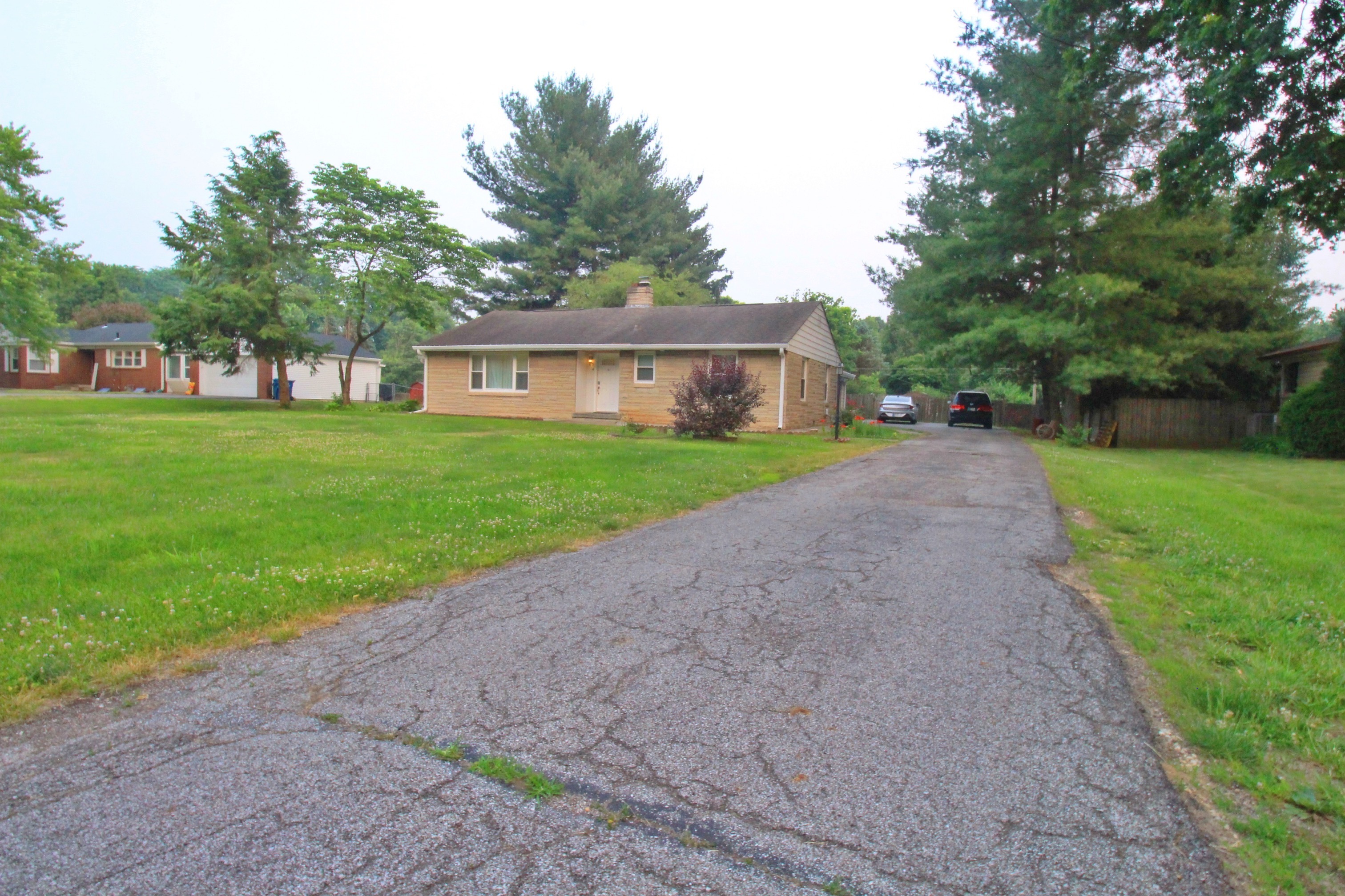 61 West Banta Road Indianapolis, IN 46217 - Photo 4 of 35 Gallery Image 4