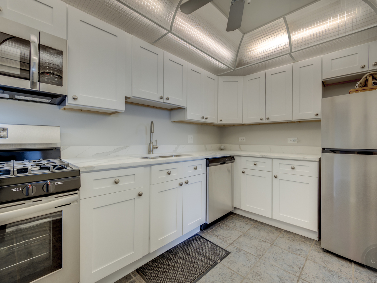 100 West Butterfield Road, Unit 405N Elmhurst, IL 60126 - Photo 8 of 27