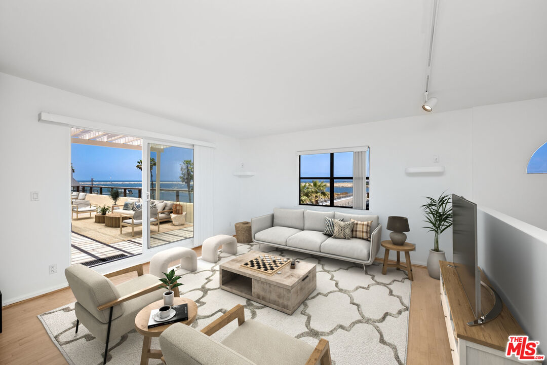 6206 Pacific Avenue, Unit 2 Playa del Rey, CA 90293 - Photo 11 of 33