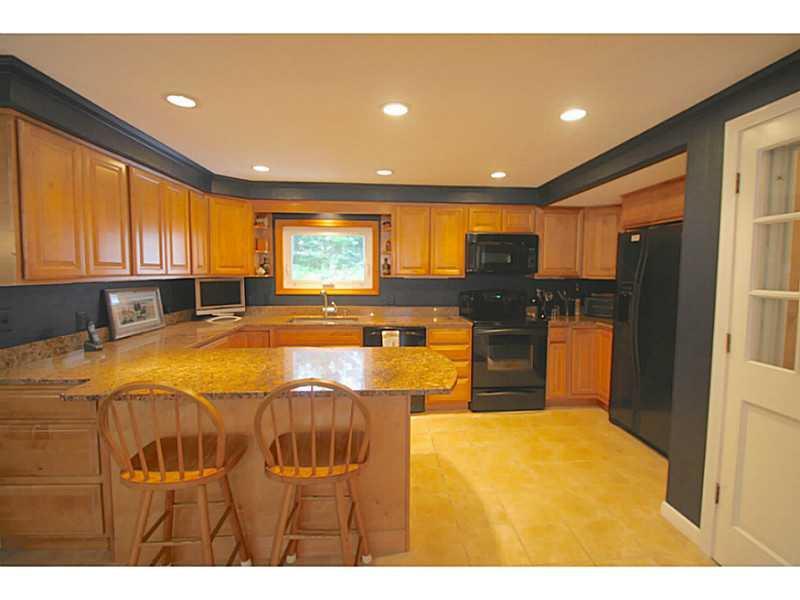 4 Ridgewood Circle Kennebunk, ME 04043 - Photo 7 of 27 Kitchen.