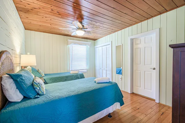 $879,000 | 405 Palmetto Boulevard, Edisto Island, SC 29438