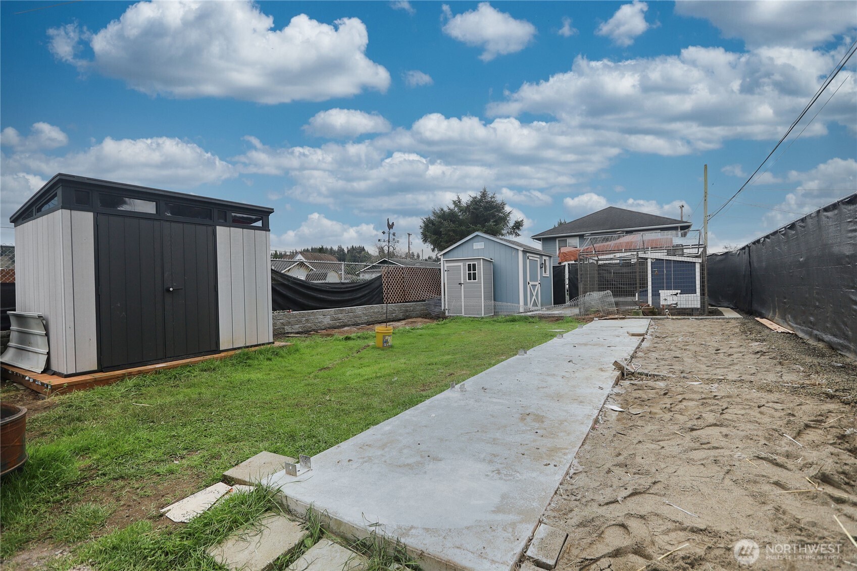 912 Ramer Avenue Hoquiam, WA 98550 - Photo 16 of 20 a front view of a house with garden