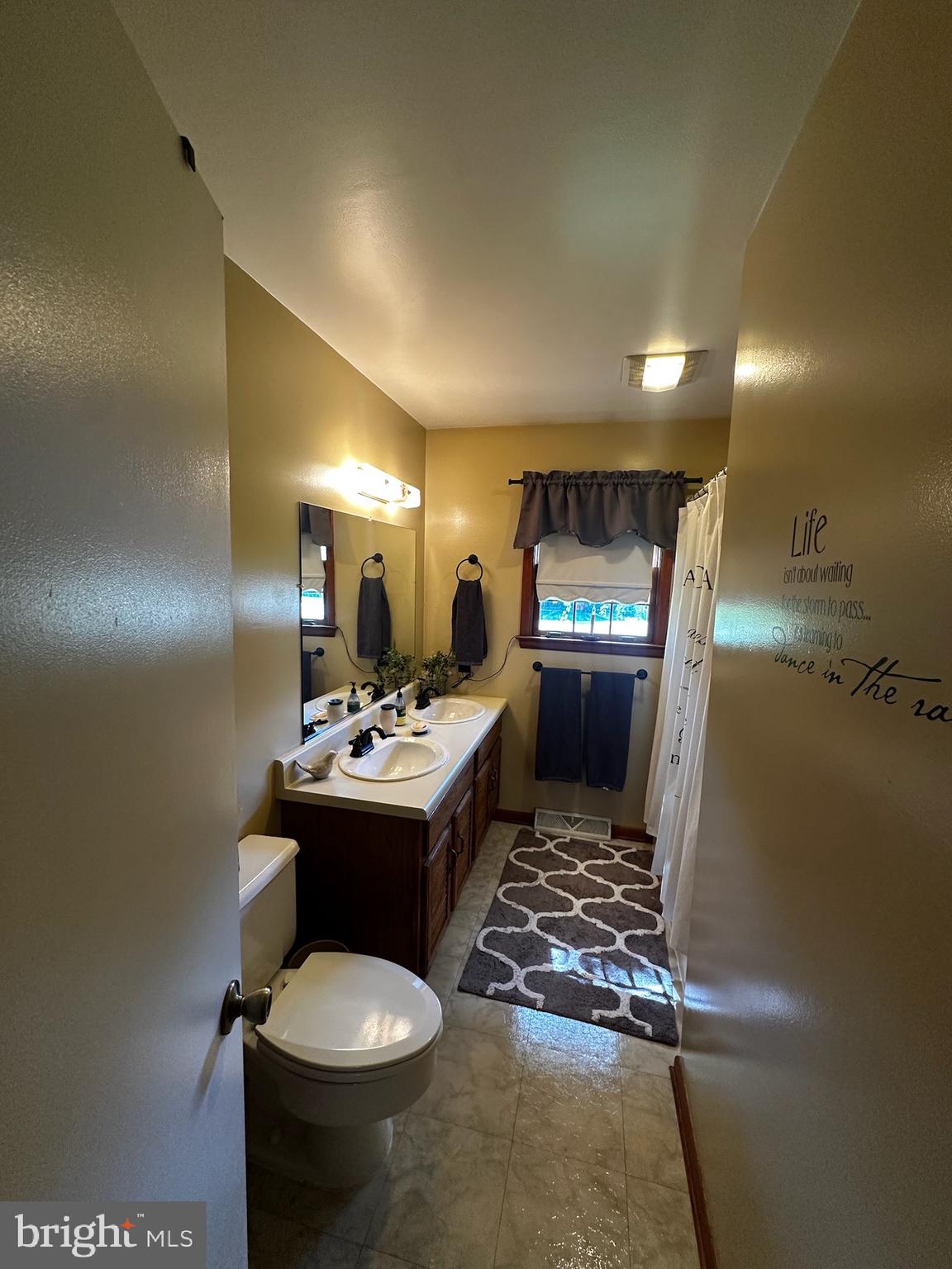 2117 Bainbridge Road Elizabethtown, PA 17022 - Photo 17 of 41 MAIN BATH