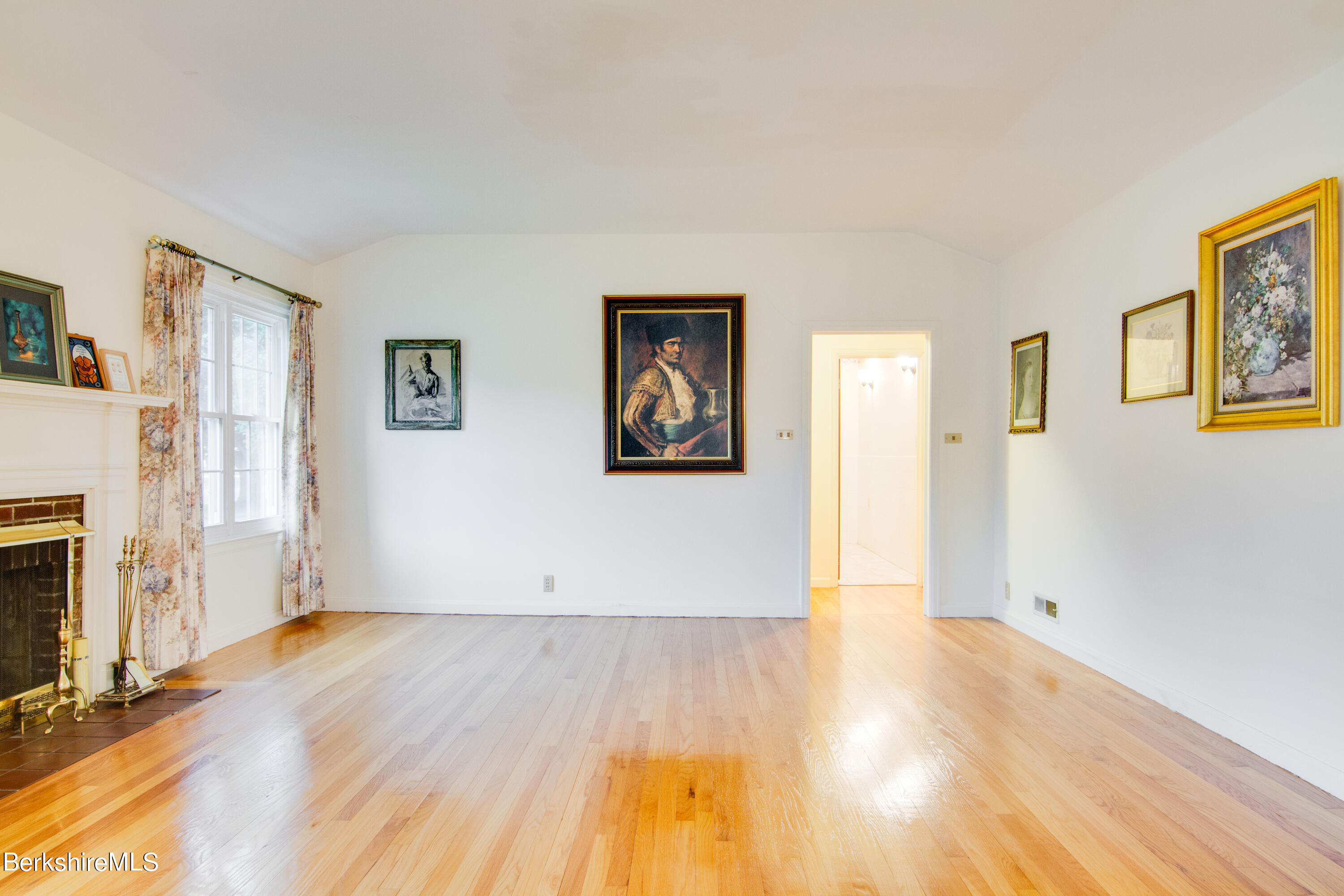 205 Eleanor Road Pittsfield, MA 01201 - Photo 40 of 46 205ElenorPittsfield-40