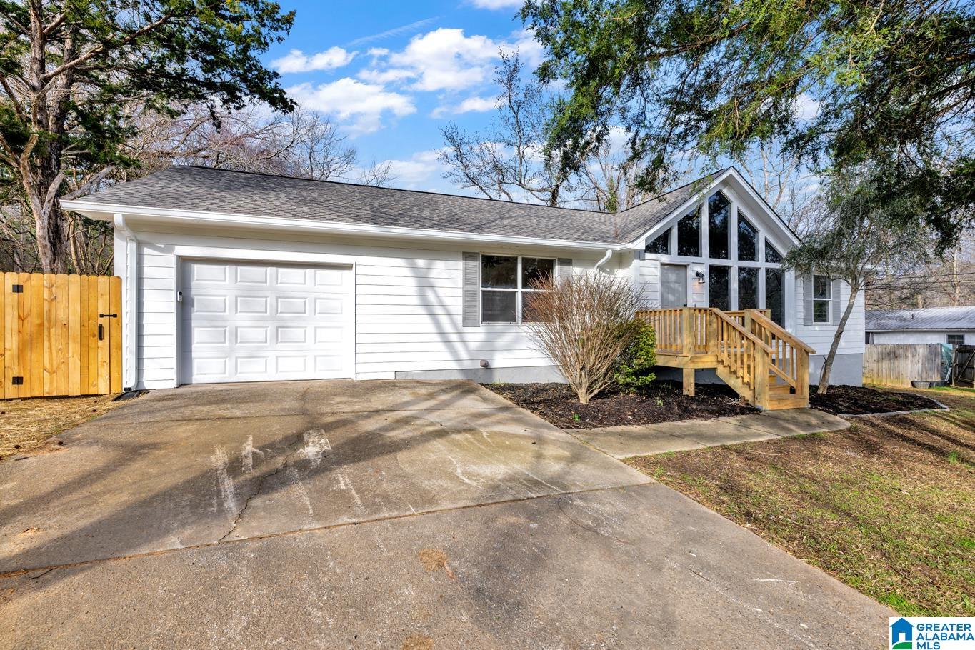 308 St John Road Northwest Birmingham, AL 35215 - Photo 4 of 31