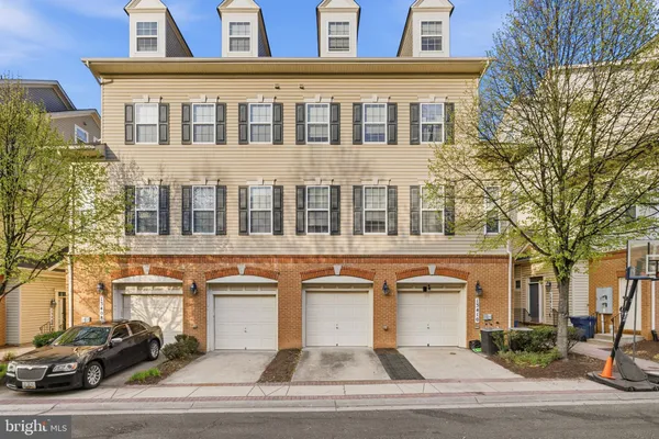 $444,900 | 23209 Observation Drive, Unit 3279, Clarksburg, MD 20871