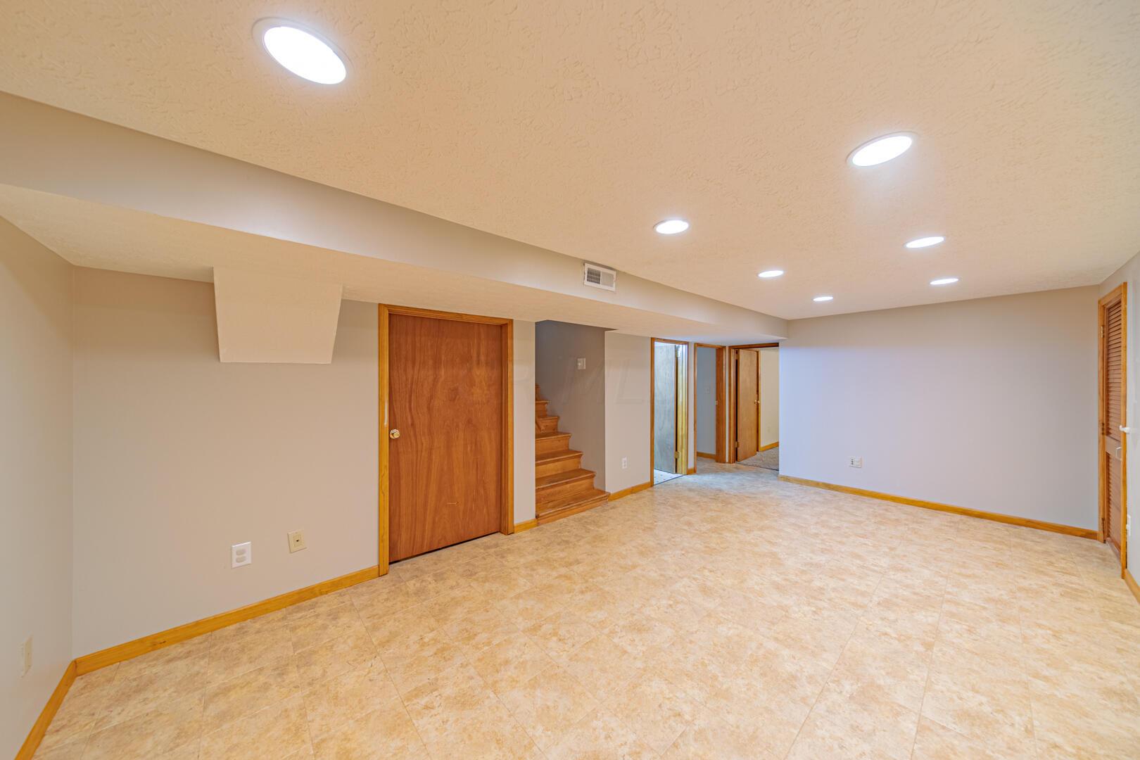6365 Harlem Road Westerville, OH 43081 - Photo 33 of 61 6365-Harlem-66