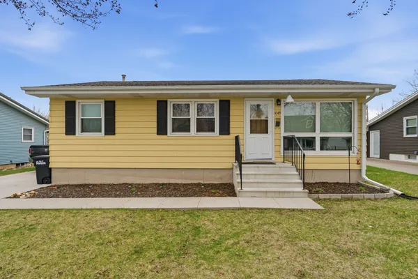 $250,000 | 1045 25th Street, Marion, IA 52302