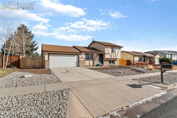 $440,000 | 2005 Palm Drive, Colorado Springs, CO 80918