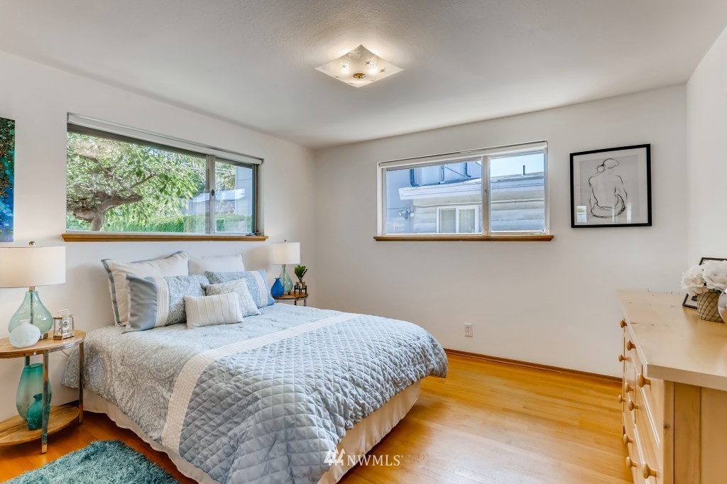 3828 46th Avenue Southwest Seattle, WA 98116 - Photo 12 of 29