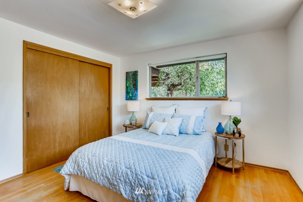 3828 46th Avenue Southwest Seattle, WA 98116 - Photo 13 of 29